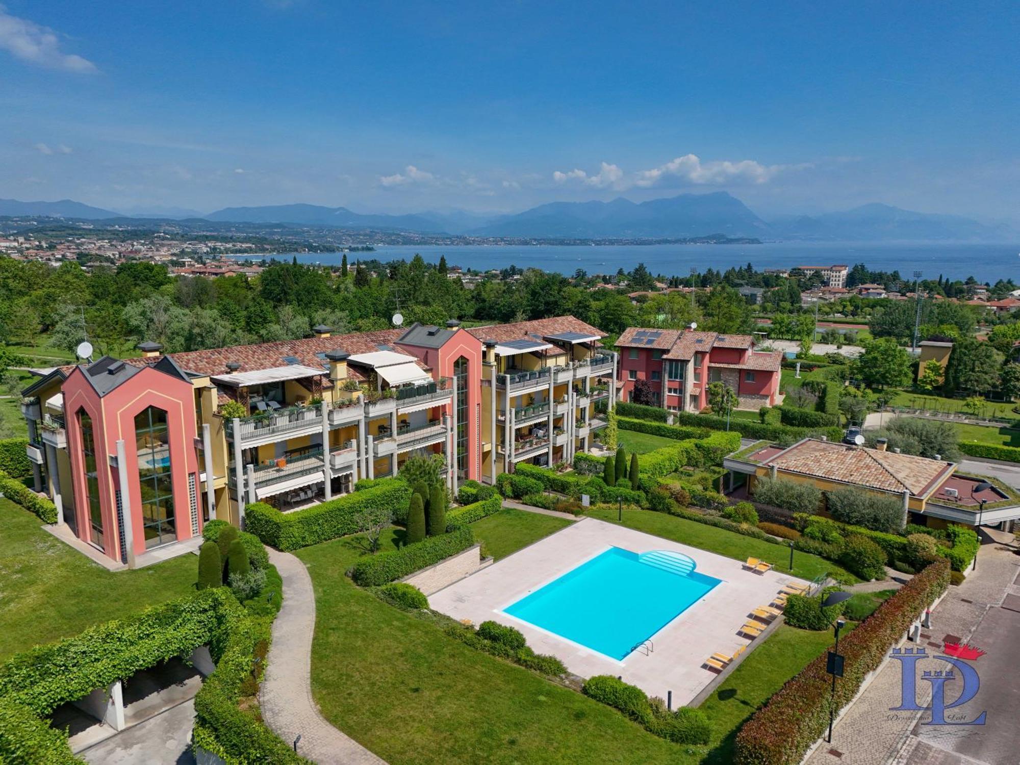 Desenzanoloft Official Partner Marriott Homes & Villas -Butterfly And 5 Pools Family Apartment Desenzano del Garda Bagian luar foto